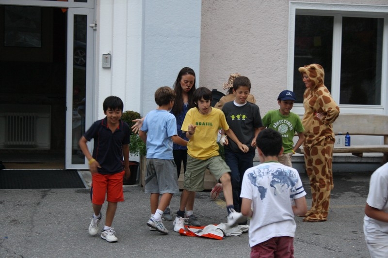 Village Camps International Summer Camp Leysin, Switzerland 2025-08-09 https://www.villagecamps.com/journals_admin/images/685-34-pet zoo (128).jpg